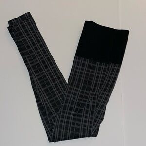 Girls SIze S/M Black leggings.  15%off bundles 😀